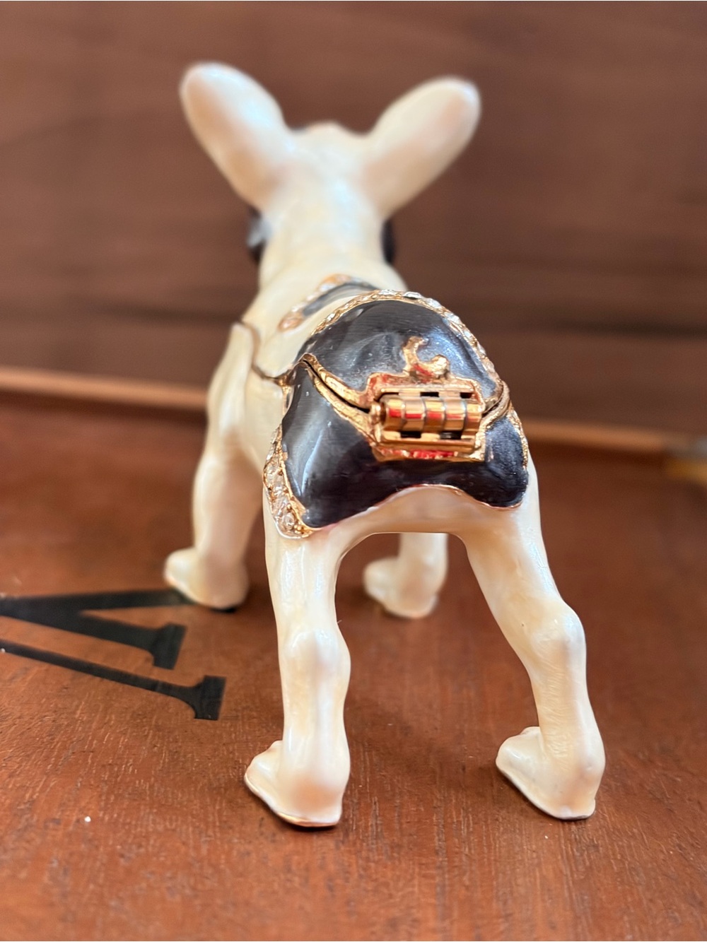 🐾French Bulldog Figurine with Gold & Crystal Accents🐾 - Picture 7 of 10